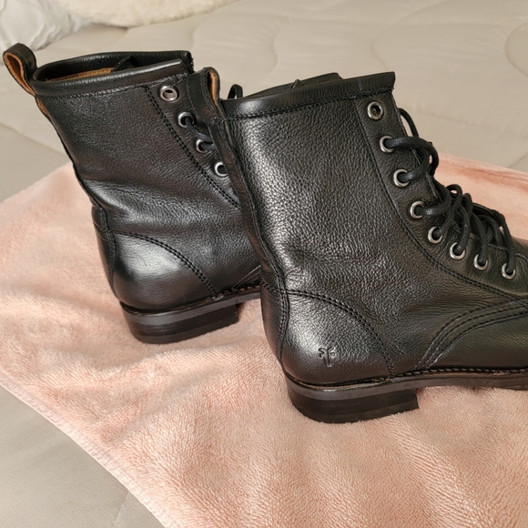 Frye Black Veronica Leather Combat Boots, size 5.5 - Picture 3 of 13